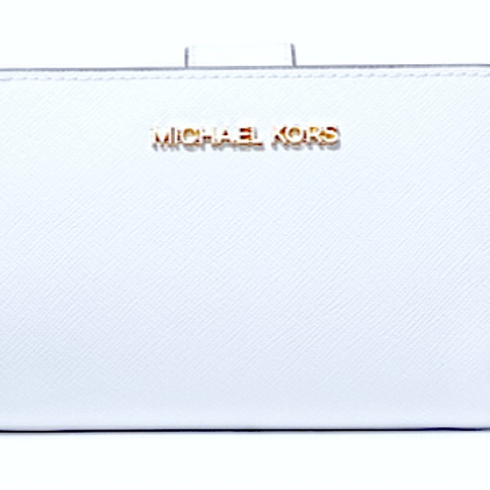 (NWT) Michael Kors Medium Crossgrain Leather Wallet